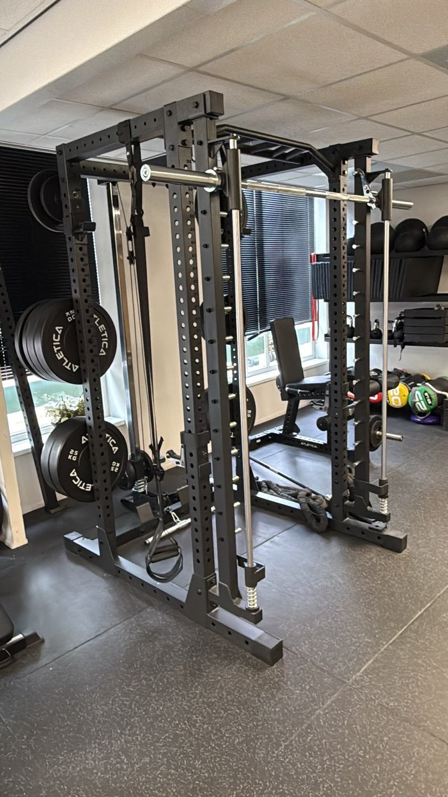 Athletica R7-forge smith machine met pulley, Sport en Fitness, Fitnessmaterialen, Ophalen, Athletica, Athletica, Athletica