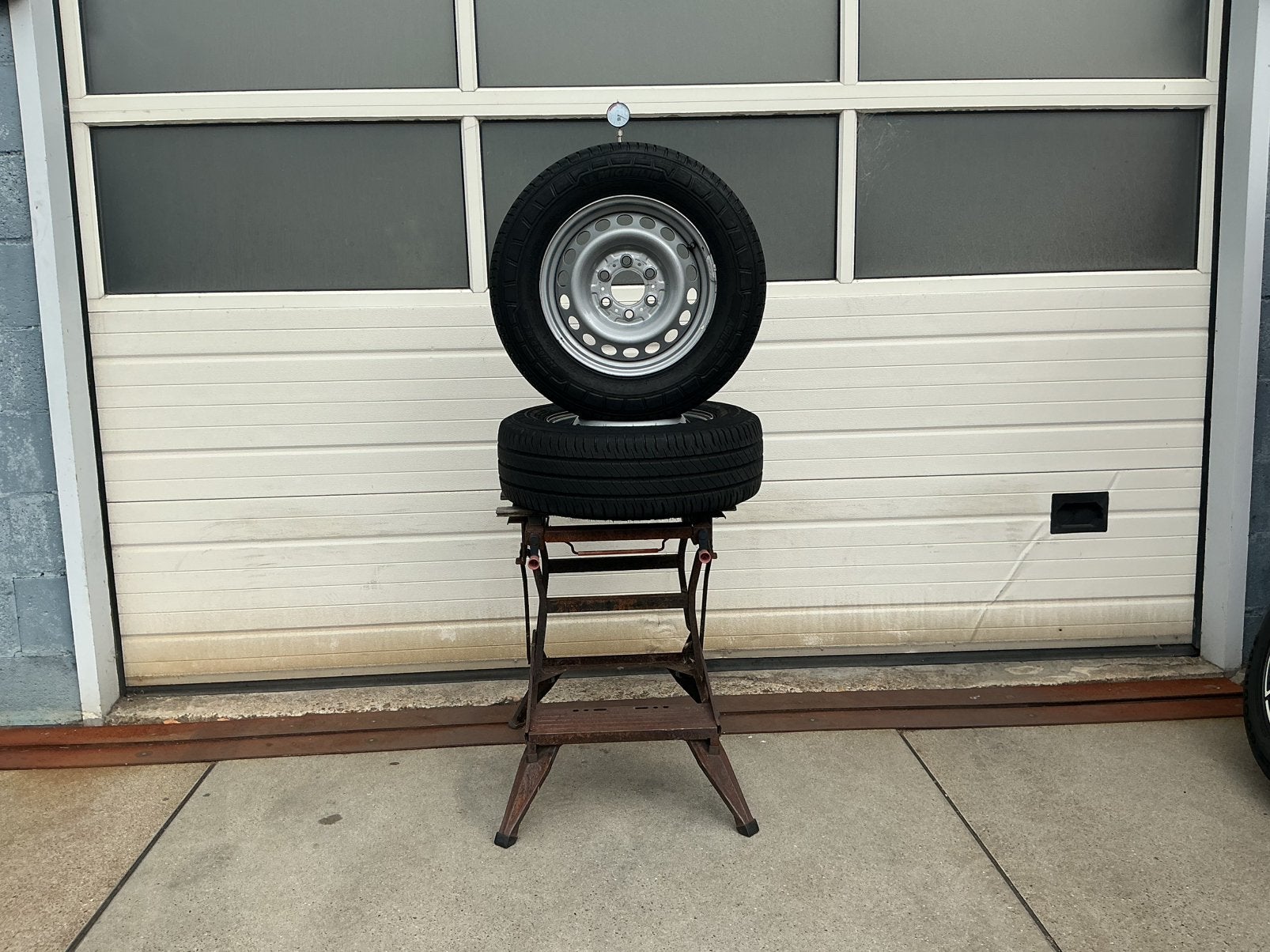 Mercedes Sprinter. V.W. Crafter. Zomerset 225 - 65 - 16., Ophalen, 16 inch, Banden en Velgen, Bestelwagen