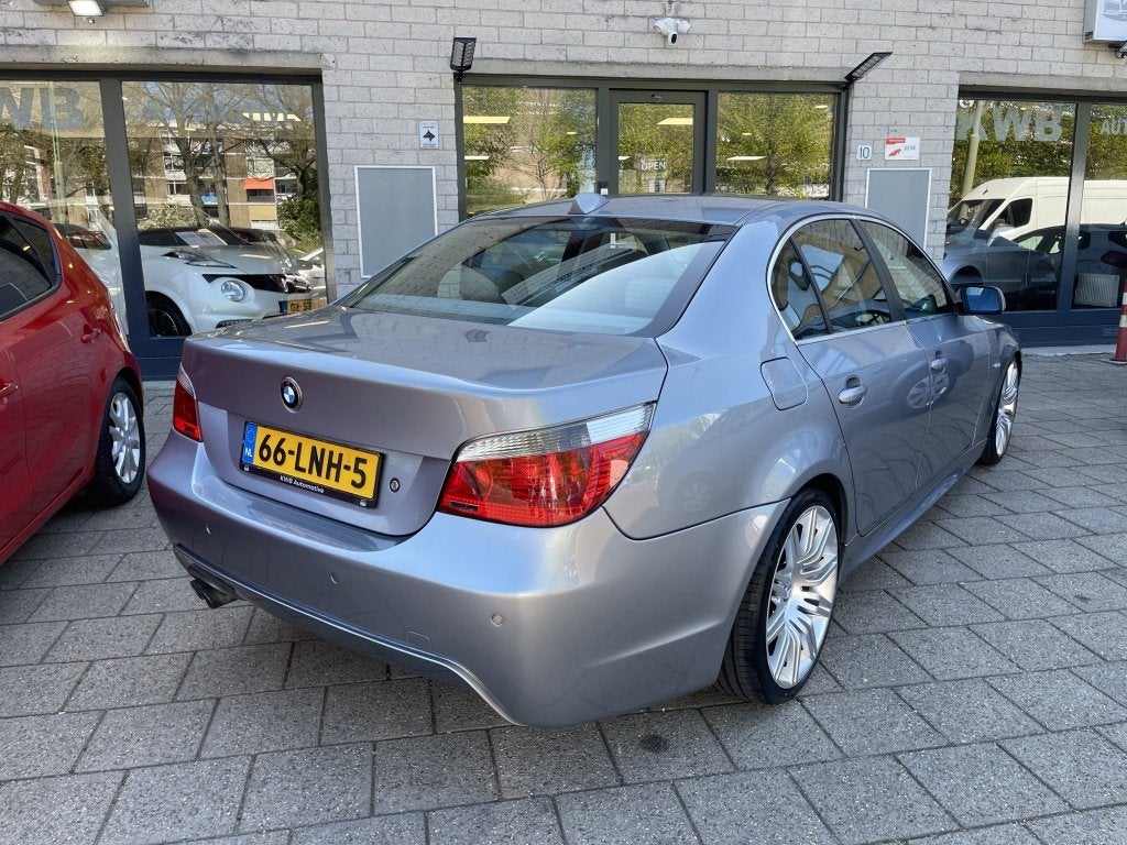 BMW 5 Serie 523i Handgeschakeld M pakket Nieuwe apk Beurt, Auto's, BMW, Electronic Stability Program (ESP), Gebruikt, 2497 cc