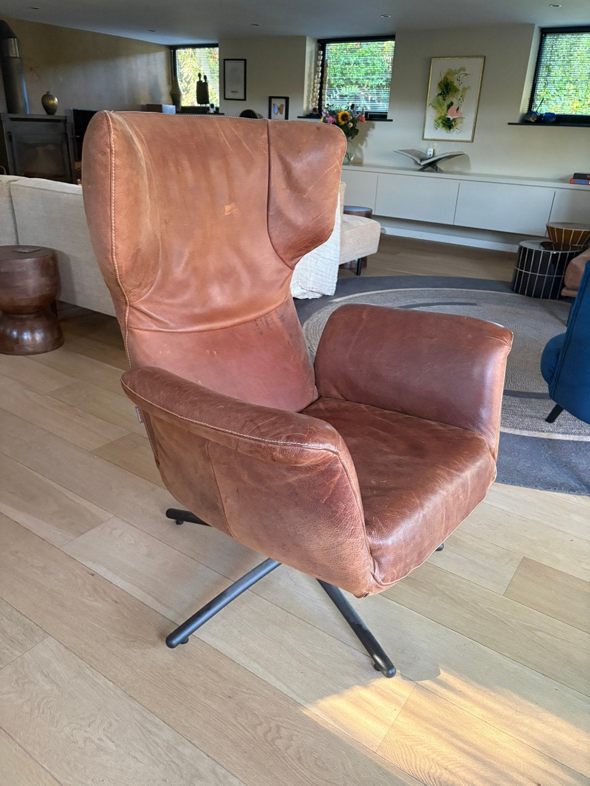 LABEL van den berg draai fauteuil stoel bruin leer, Ophalen, Zo goed als nieuw, 75 tot 100 cm, 50 tot 75 cm