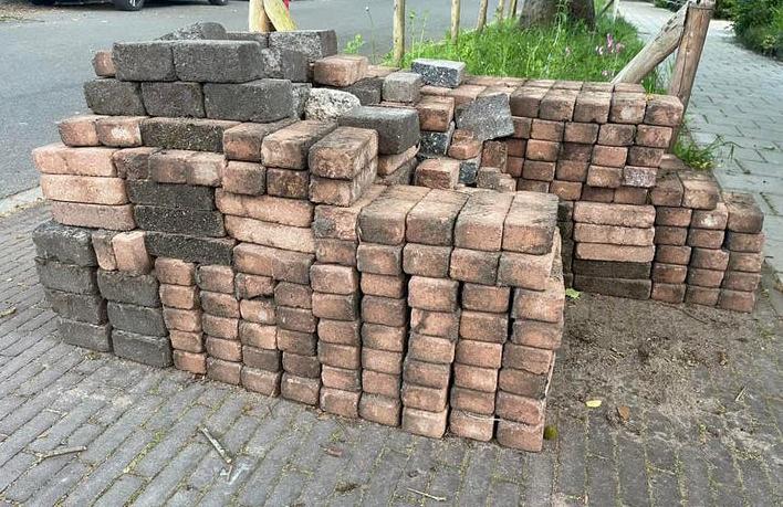 Gebruikte tuintegels / klinkers, 10 m² | Gratis af te halen:, Tuin en Terras, Tegels en Klinkers, Zo goed als nieuw, Klinkers