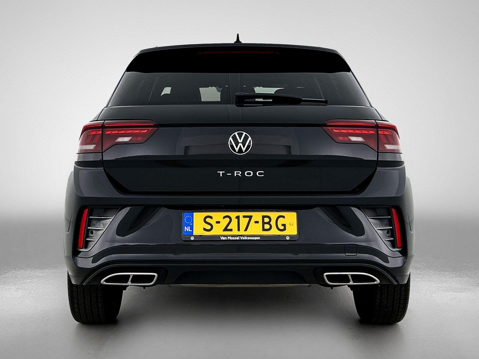 Volkswagen T-Roc 1.5 TSI R-Line | 150 PK | Automaat | Parkee, Auto's, Volkswagen, 12 maanden, Euro 6, 4 cilinders, Zwart