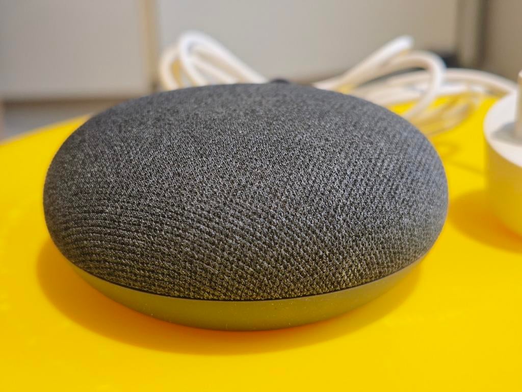 Google Nest Mini (2e generatie) - speaker, Audio, Tv en Foto, Luidsprekers, Ophalen, Zo goed als nieuw, 60 tot 120 watt, Overige merken