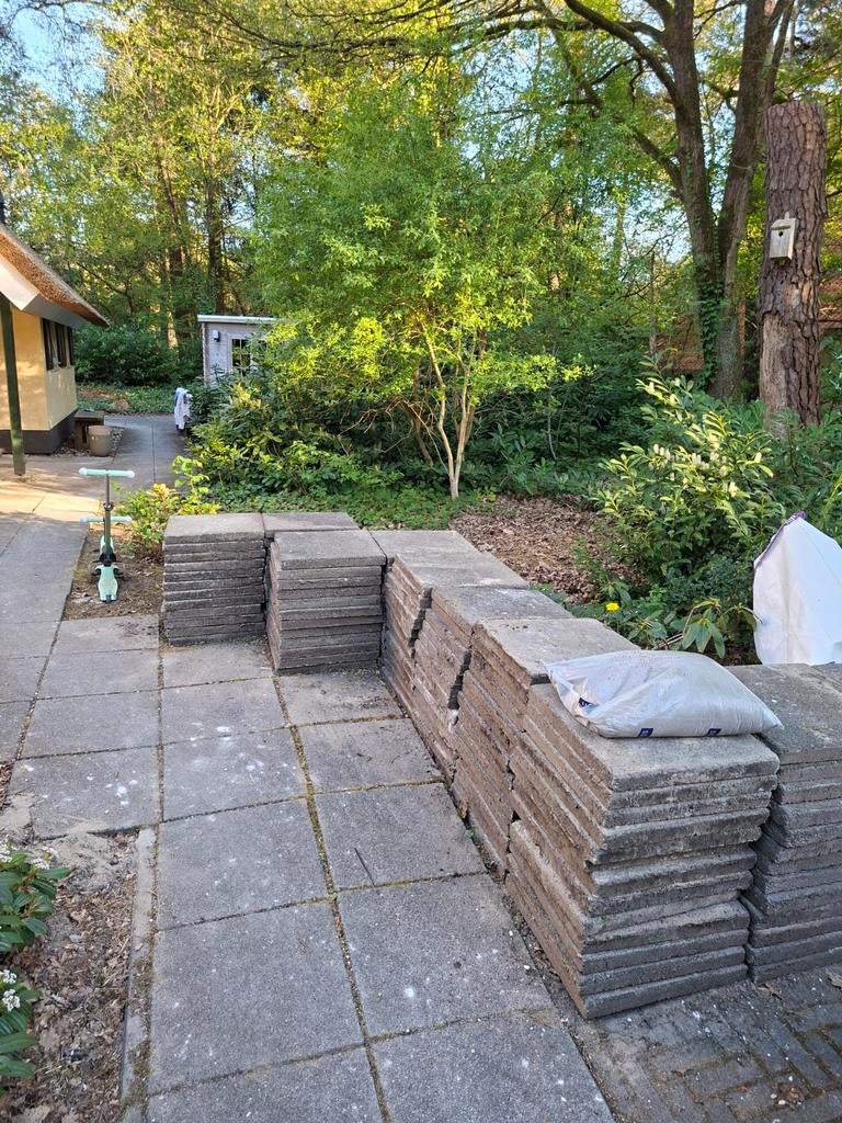 130 betontegels 50x50x4cm - Af te halen, Tuin en Terras, Tegels en Klinkers, Ophalen, Gebruikt, 10 m² of meer, Beton