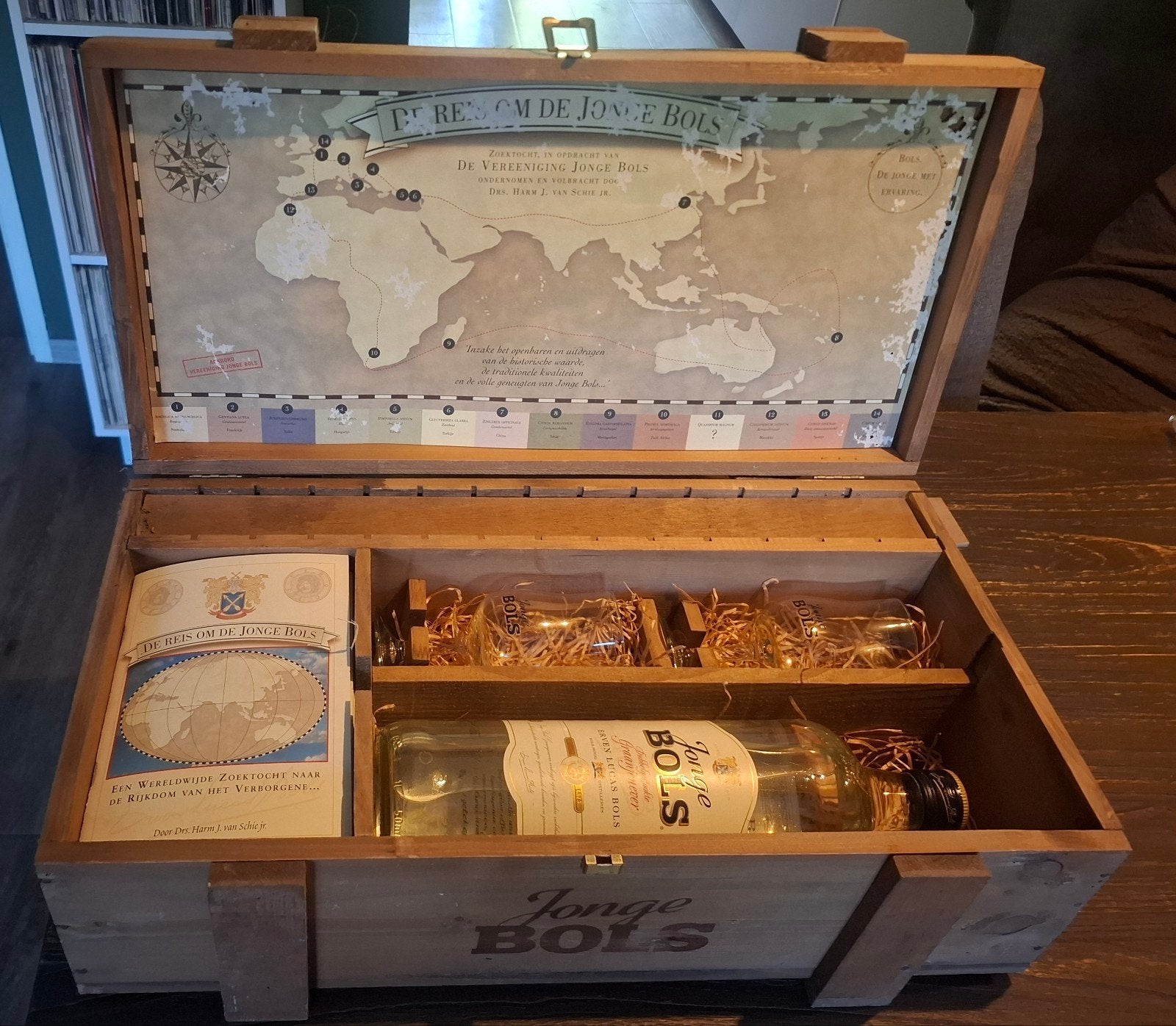 Jaren 80 Verzamelaars kist Bols met inhoud  collectors item, Verzamelen, Ophalen of Verzenden, Gebruikt, Overige typen