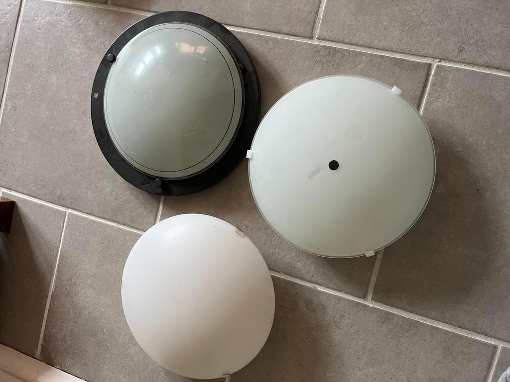 Gratis lampenkappen - 3 stuks, wit en zwart, Huis en Inrichting, Lampen | Lampenkappen, Ophalen, Gebruikt, Wit, Rond