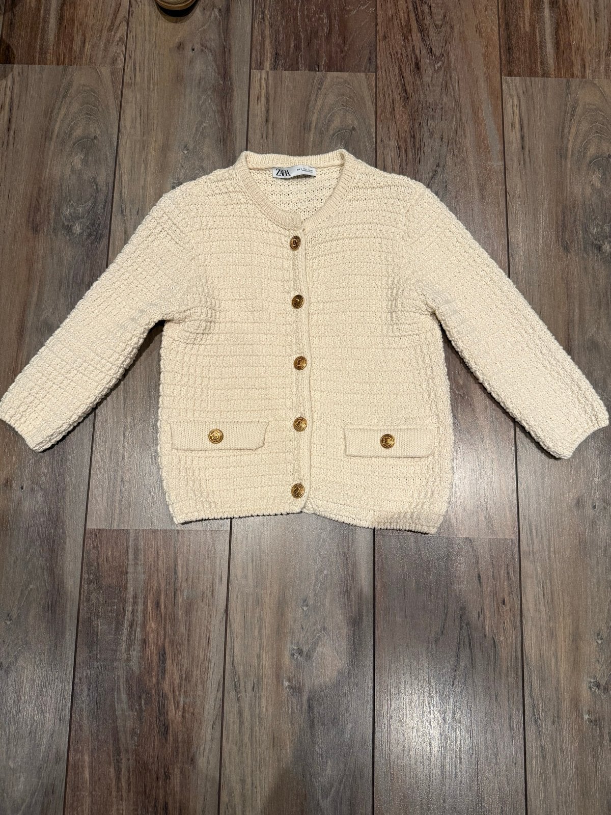 Zara gebreid vest met knopen - Crème, Ophalen of Verzenden, Zo goed als nieuw, Maat 36 (S), Beige