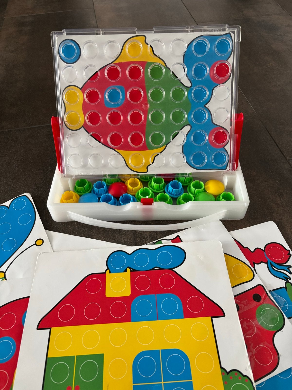 Insteekmozaïek spel met diverse figuren, Ophalen, Gebruikt, Knutselen
