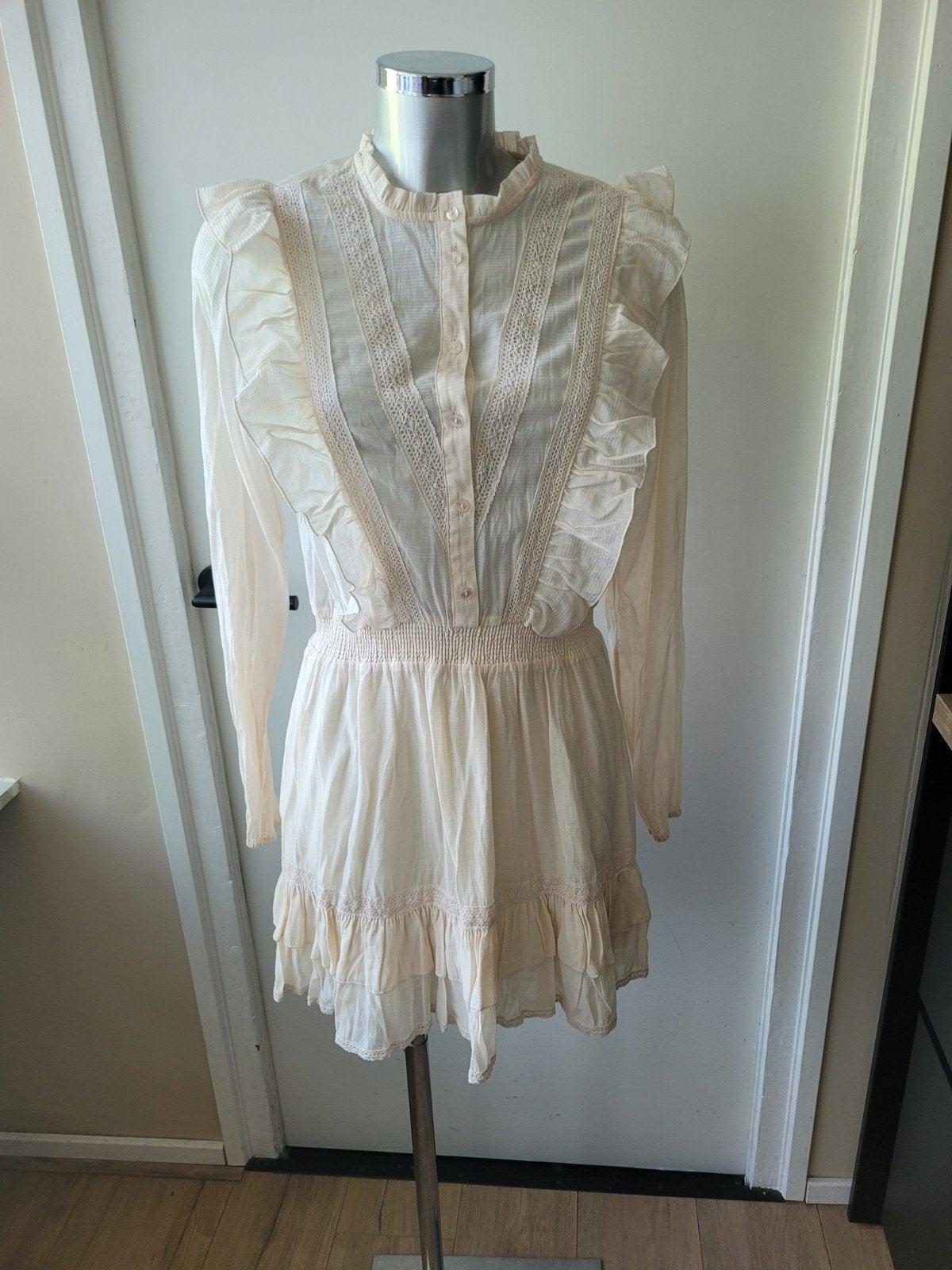 Super leuke creme kleurige Nikkie jurk maat 36, Verzenden, Beige, Zo goed als nieuw, Nikkie