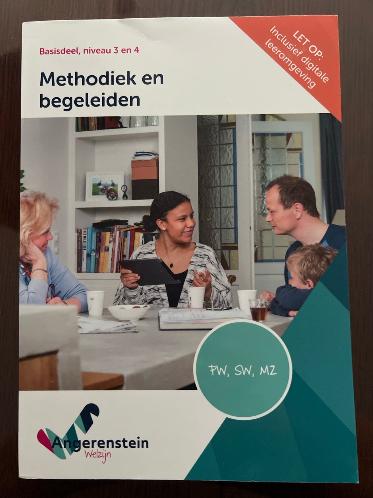 Studieboek Methodiek en begeleiden Basisdeel niveau 3 en 4, Ophalen of Verzenden, Gamma, Zo goed als nieuw, MBO