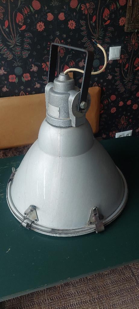 Industriële lamp, Ophalen, Gebruikt, Metaal