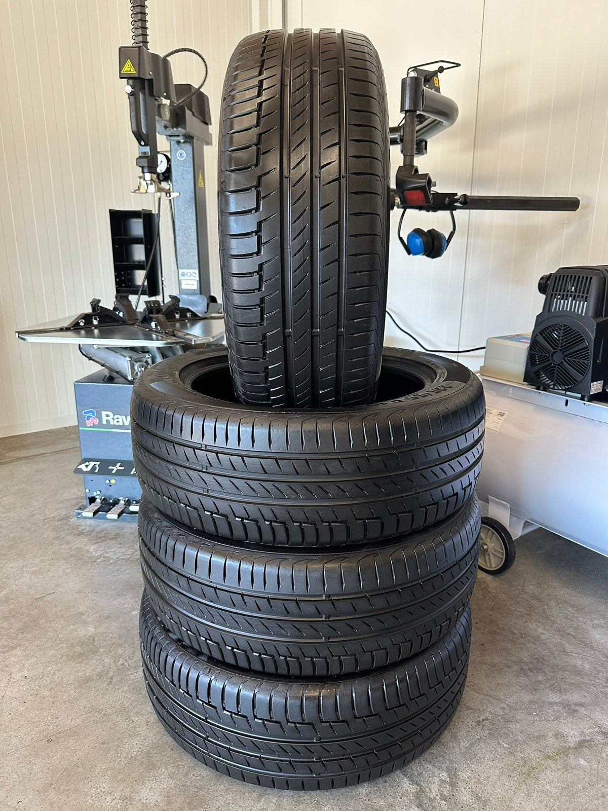 225 55 19 Continental Zomerbanden 225/55 R19 Gratis Montage, 19 inch, 225/55 R19, Ophalen of Verzenden, Personenwagen
