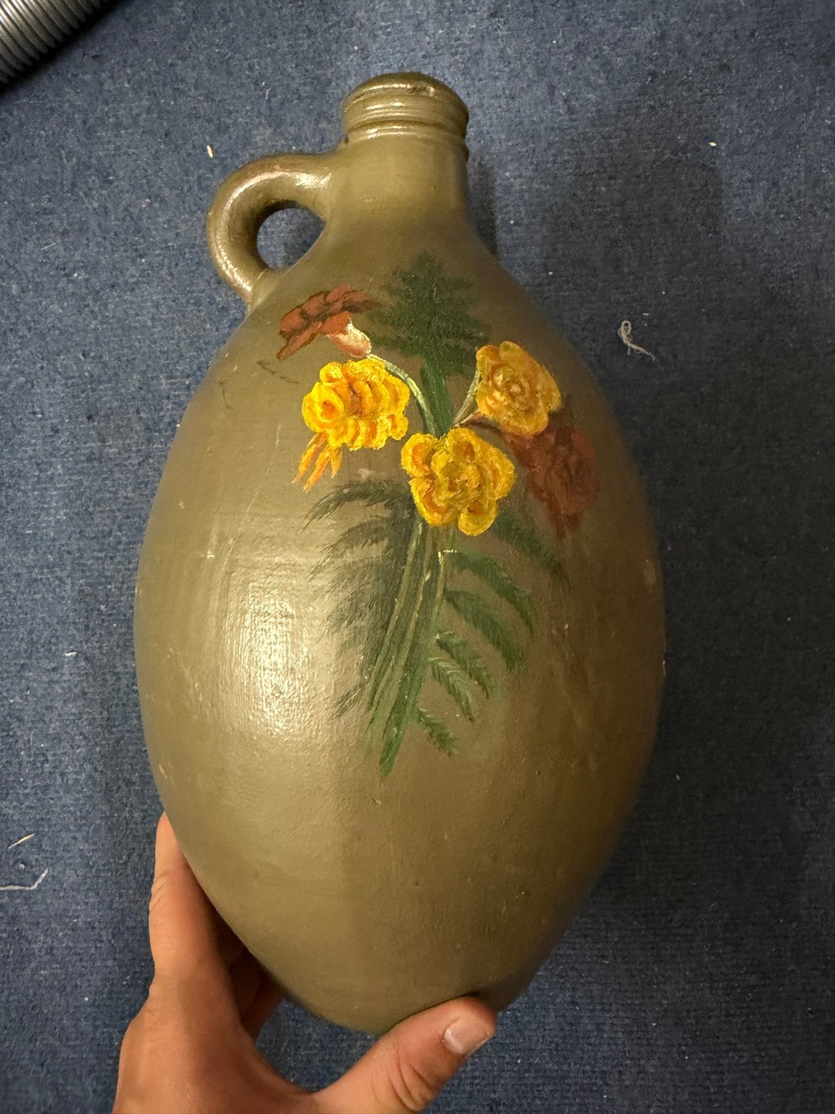 Oude vaas met handgeschilderde bloemen, Ophalen of Verzenden