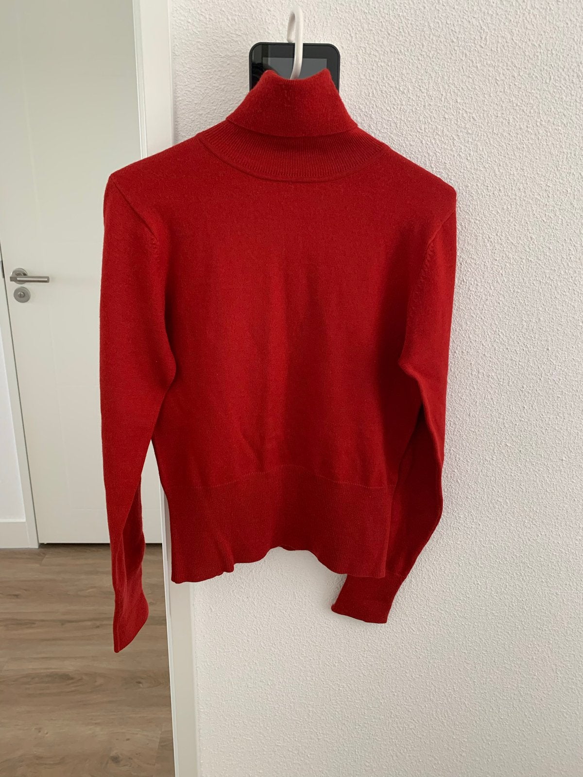 Rode coltrui - stijlvol en comfortabel, Ophalen of Verzenden, Zo goed als nieuw, Maat 38/40 (M), Rood