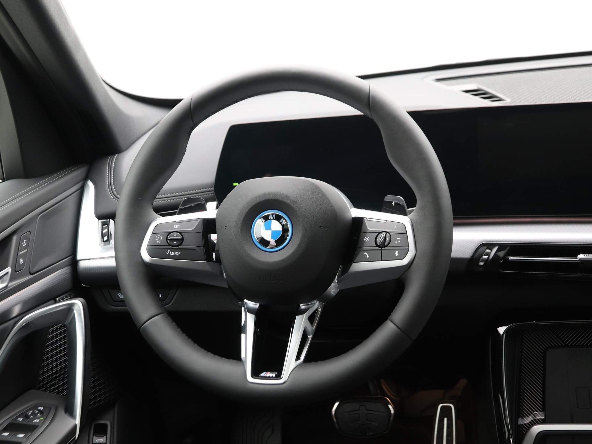 BMW X1 xDrive25e M-Sport SoH 96% (bj 2024, automaat), Auto's, Dealer onderhouden, Gebruikt, Met garantie (alle), Overige brandstoffen
