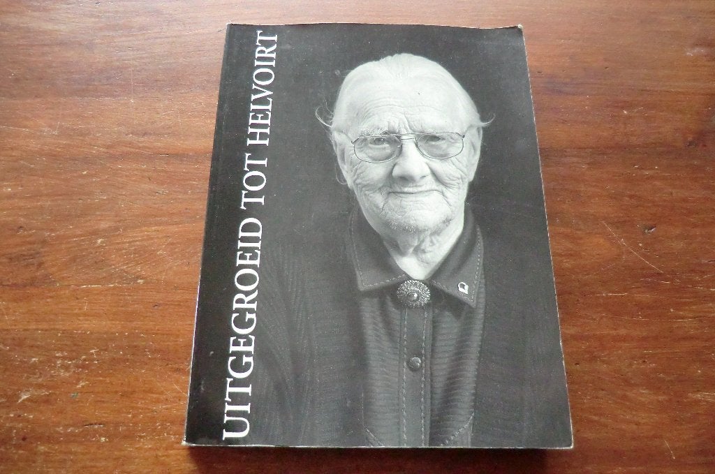 boek - Uitgegroeid tot Helvoirt - Jan van Balkom en van Gorp, Ophalen of Verzenden, 20e eeuw of later, Gelezen