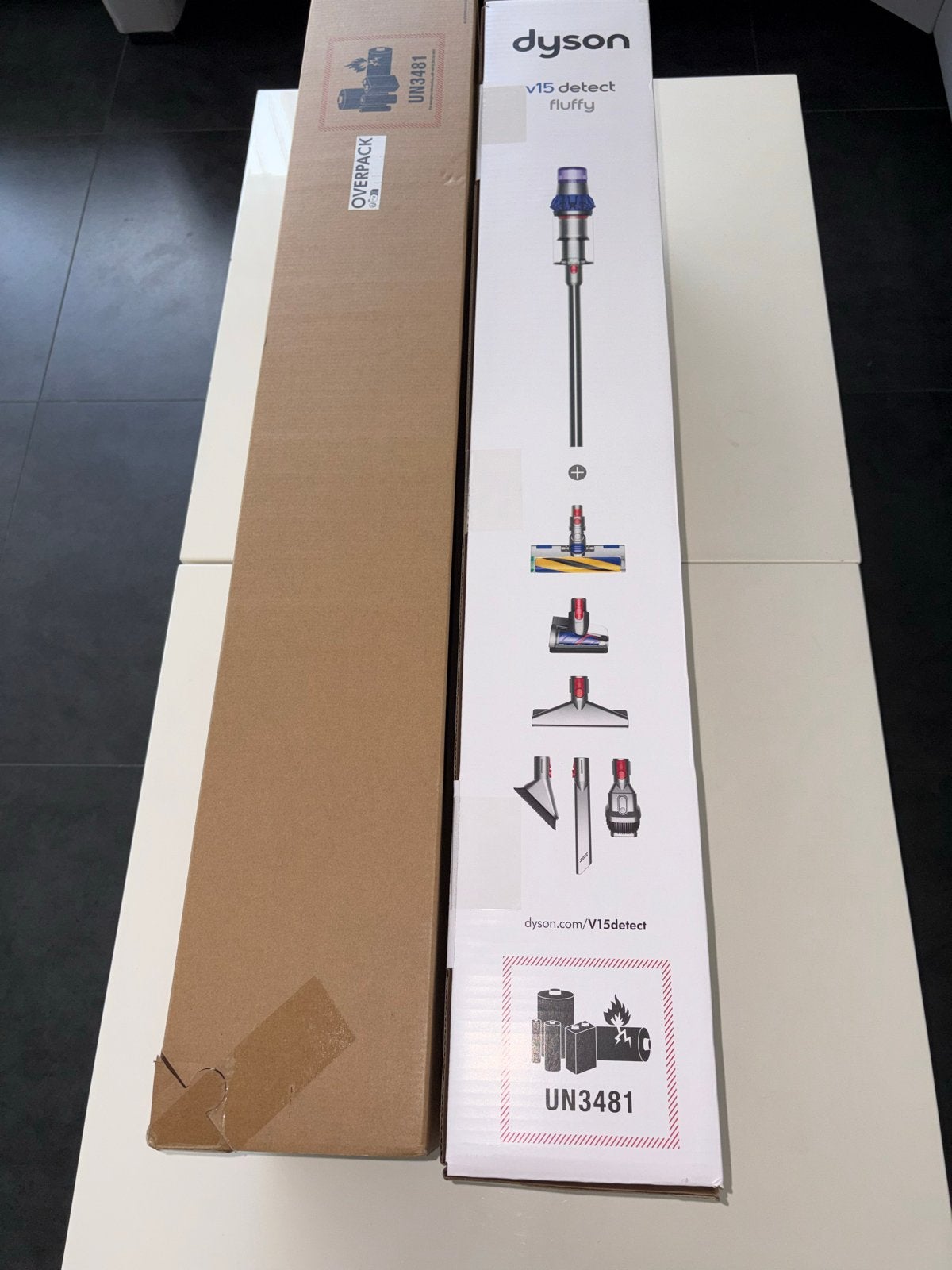 Nieuwe Dyson V15 Detect Fluffy Steelstofzuiger met bon, Witgoed en Apparatuur, Stofzuigers, Ophalen, Dyson, Reservoir, Steelstofzuiger