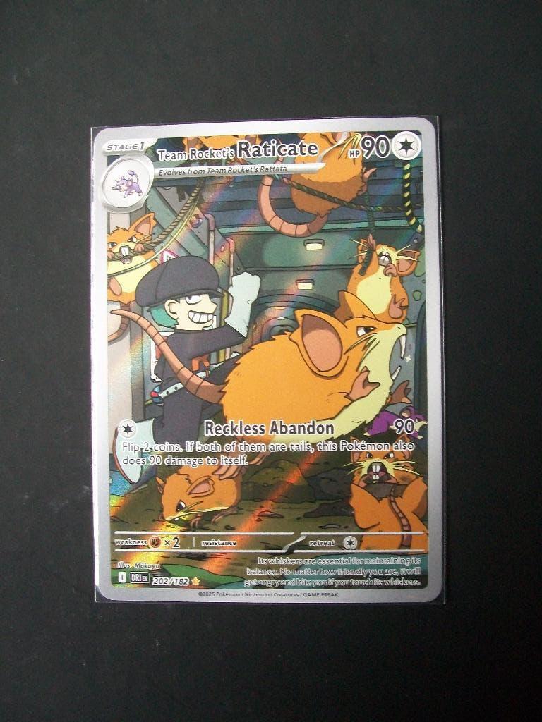 2044: Nieuwe Pokemon Kaart Team Rocket's RATICATE  (202/182), Verzenden, Nieuw, Losse kaart, Foil