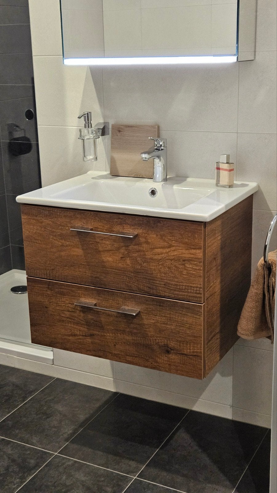 Burgbad 60 cm badmeubel bruin eiken NIEUW, Huis en Inrichting, Badkamer | Badkamermeubels, Ophalen, Nieuw, 50 tot 100 cm, Wastafelkast