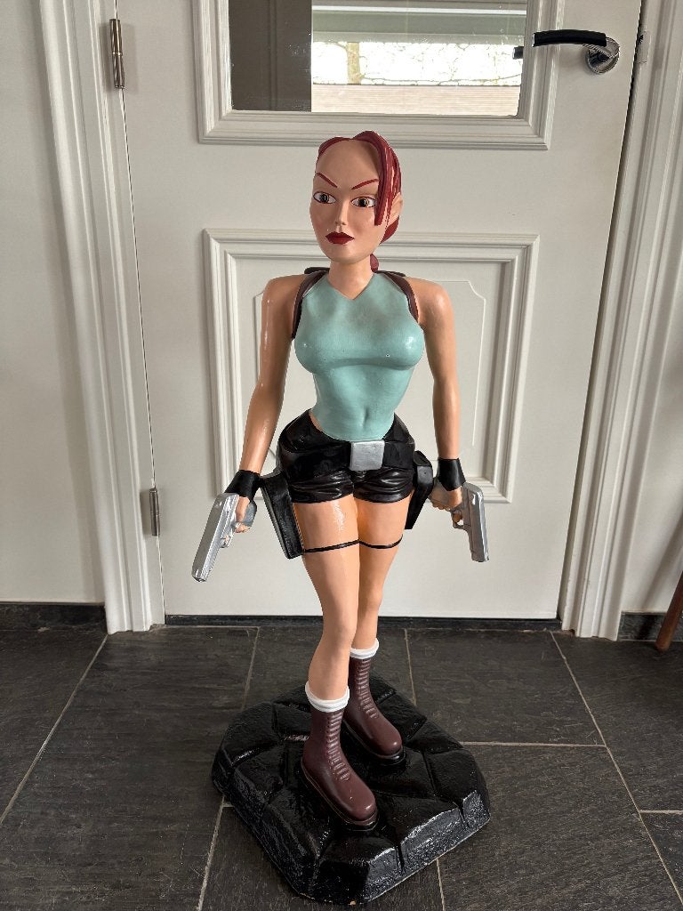 Lara Croft beeld van hout 90 cm hoog, Ophalen, Zo goed als nieuw, Film, Actiefiguur of Pop
