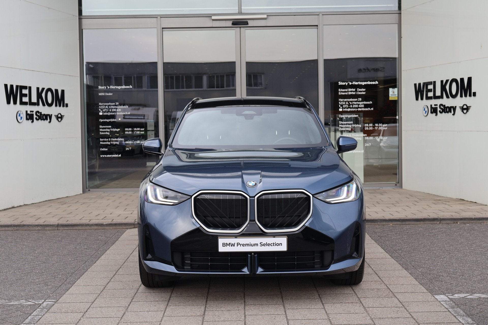 BMW X3 30e xDrive M Sport Automaat / Trekhaak / Panoramadak, Auto's, Gebruikt, 4 cilinders, Blauw, Bedrijf