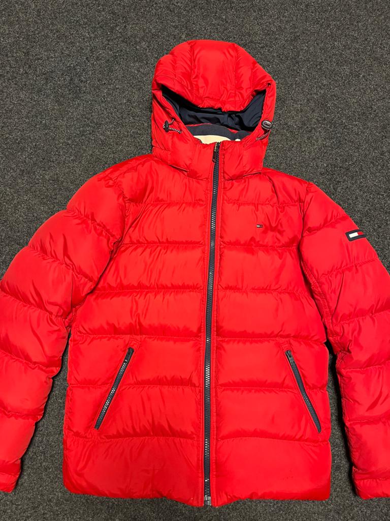 Tommy Hilfiger dons winterjas maat M, Verzenden, Zo goed als nieuw, Maat 38/40 (M), Rood