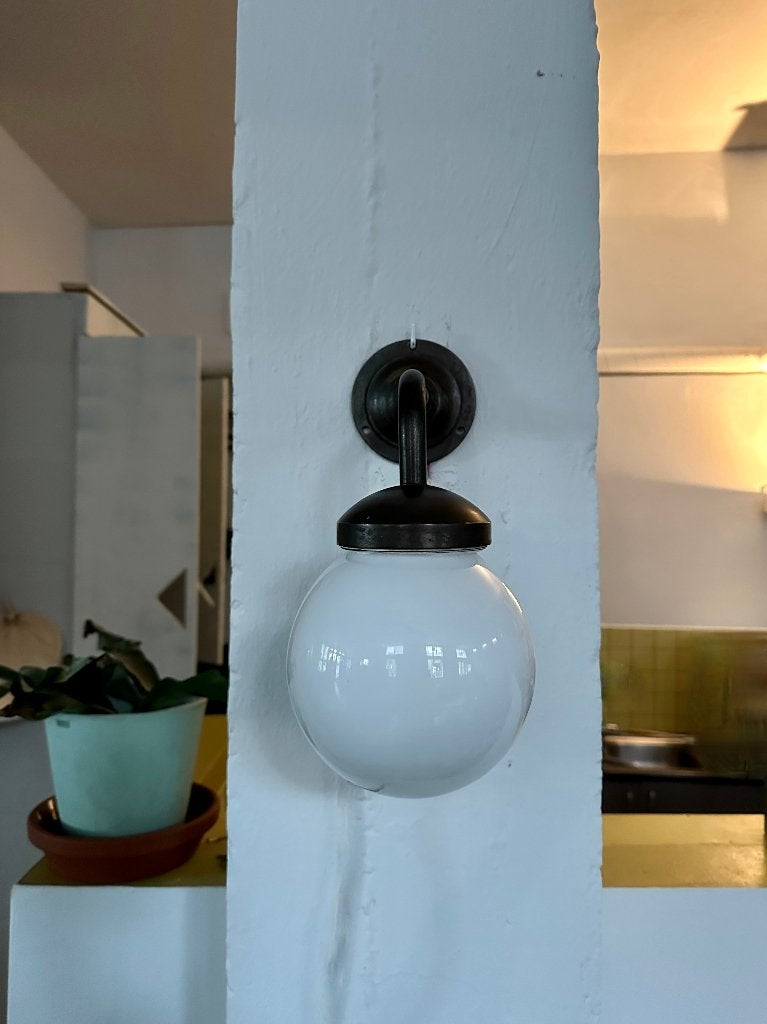 Art deco wandlamp, vintage design, antieke bollamp, Ophalen of Verzenden