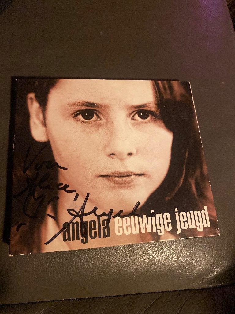 Angela - Eeuwige Jeugd CD - Gesigneerd, Pop, Ophalen of Verzenden, Zo goed als nieuw, Gesigneerd