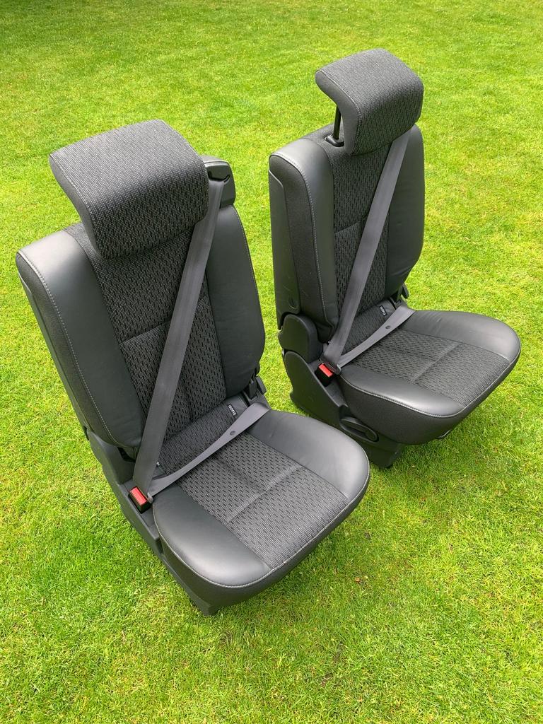 2 Stoelen met gordel zelfbouw Camper,Bus,Oldtimer,Cabine., Auto-onderdelen, Ophalen, Gebruikt, Triumph