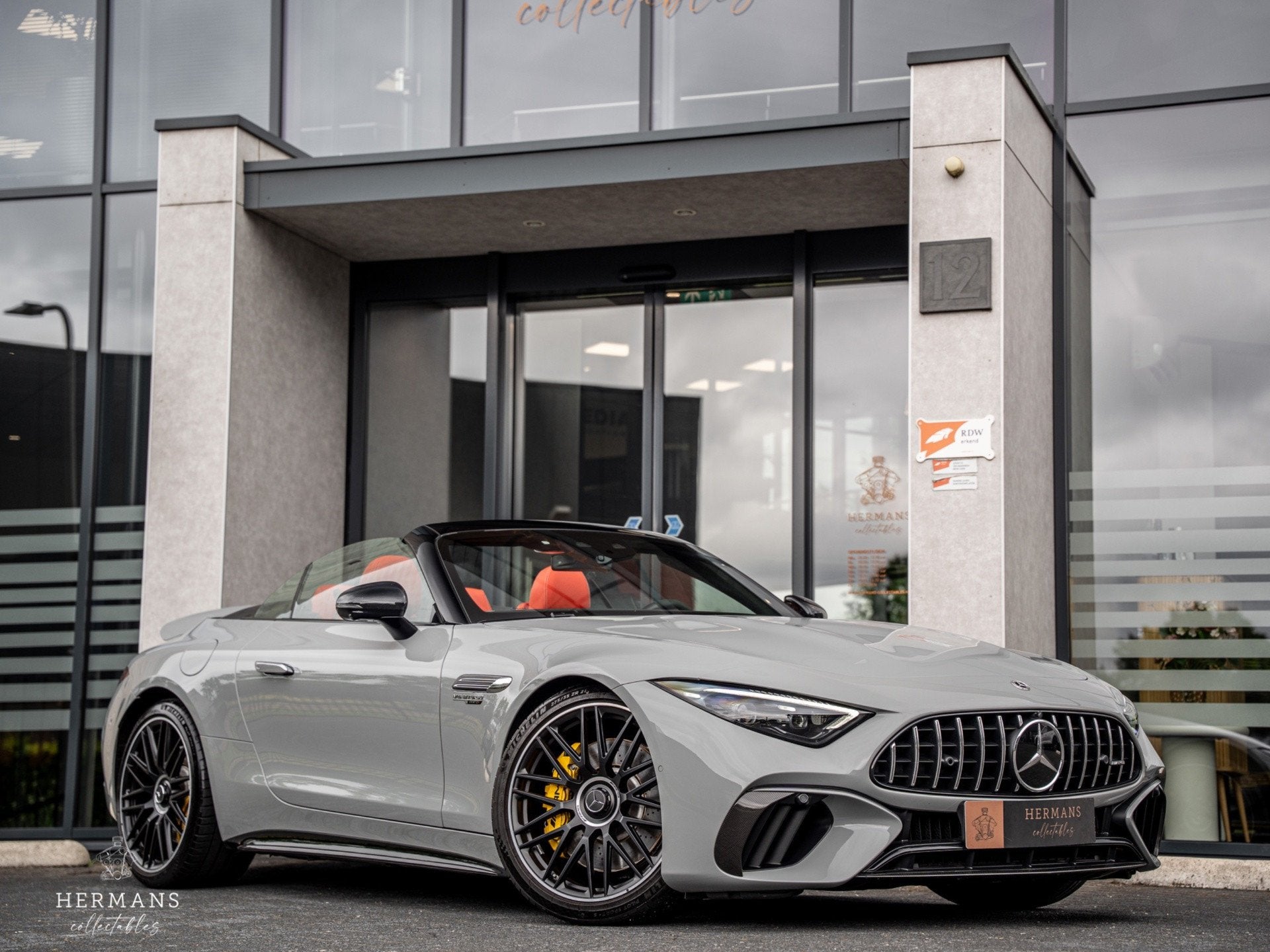 Mercedes-Benz SL-klasse 63 AMG 4MATIC+ / Burmester / Carbon, Auto's, Automaat, Dealer onderhouden, Gebruikt, 8 cilinders