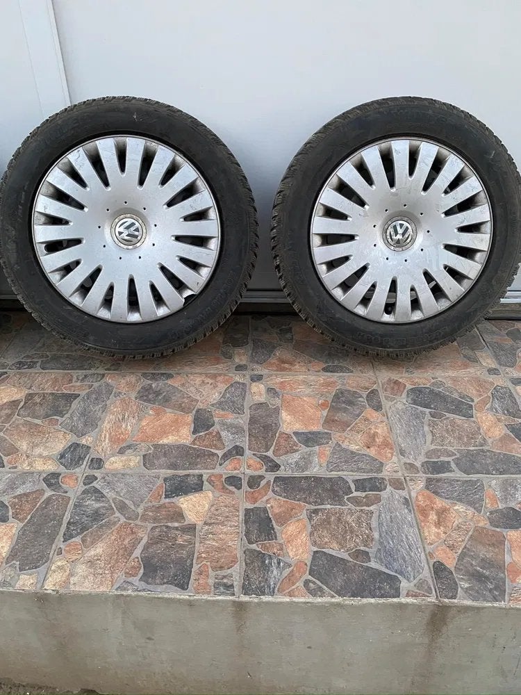 Set stalen velgen 16 inch met All season 205/55 R16 + VW, Auto diversen, Ophalen, Zo goed als nieuw