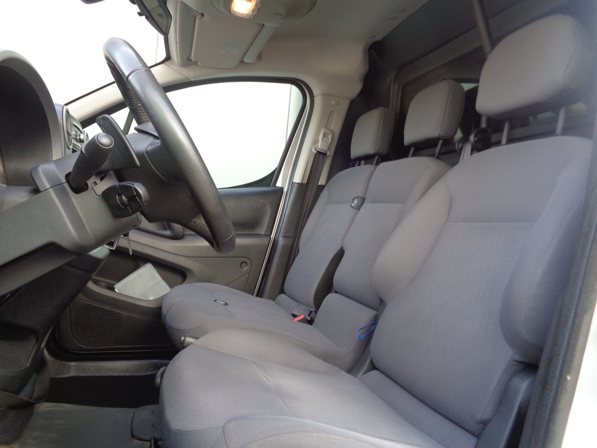 Peugeot Partner 120 1.6 e-HDI L1 Navteq 2Tronic Automaat Air, Auto's, Euro 5, Gebruikt, 4 cilinders, Origineel Nederlands