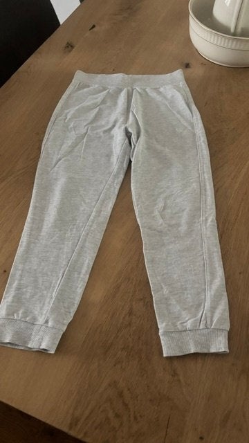 grijze joggingsbroek maat 146, Ophalen of Verzenden, Zo goed als nieuw, Jongen, Broek