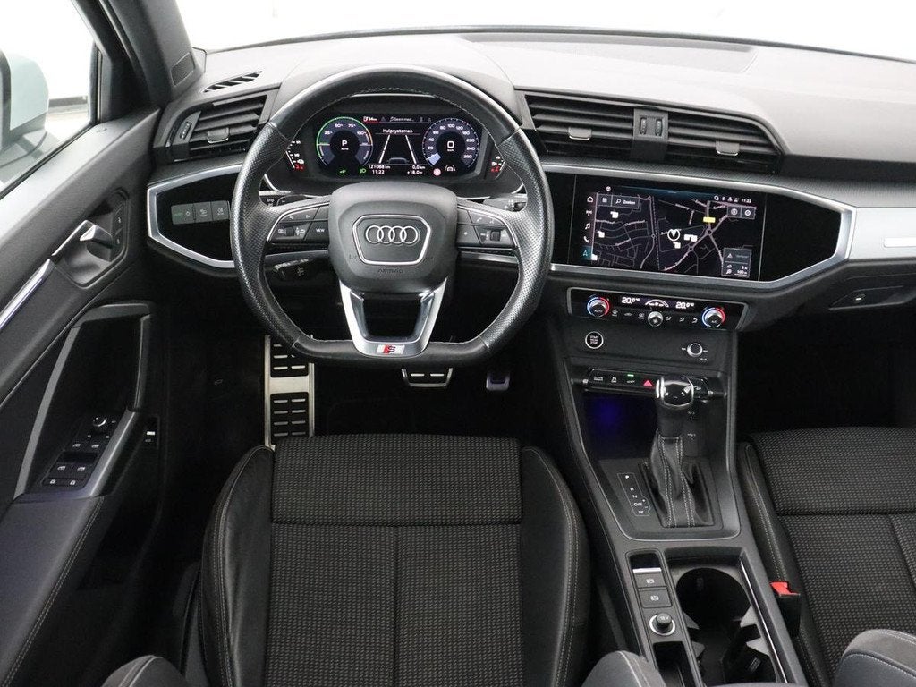 Audi Q3 45 TFSIe S edition | SOH 88% | Sportstoelen | Carpla, Auto's, Gebruikt, Leder en Stof, Wit, Hybride Elektrisch/Benzine