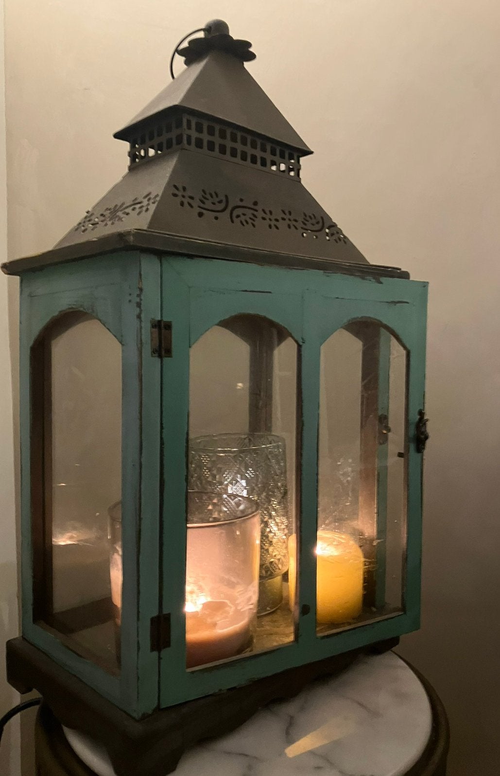 Ibiza lantaarn windlicht vitrinekastje pronkastje kaarsen, Ophalen of Verzenden, Zo goed als nieuw, Hout