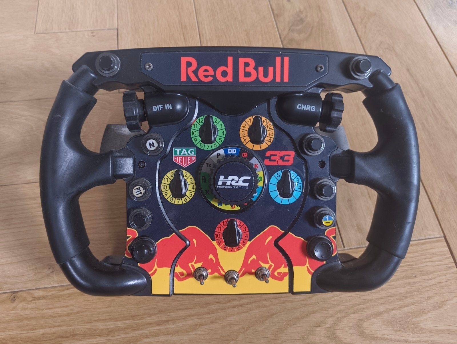Thrustmaster Ferrari F1 Wiel met Red Bull sticker, Ophalen, Overige merken, Zo goed als nieuw