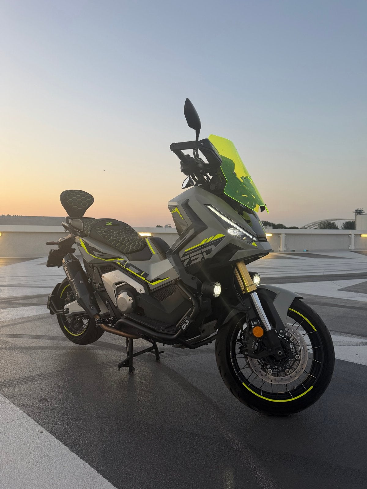 Honda X-ADV 2025 Full Option - AKRAPOVIC - Special Edition, 750 cc, Scooter, Traction Control, Nieuw