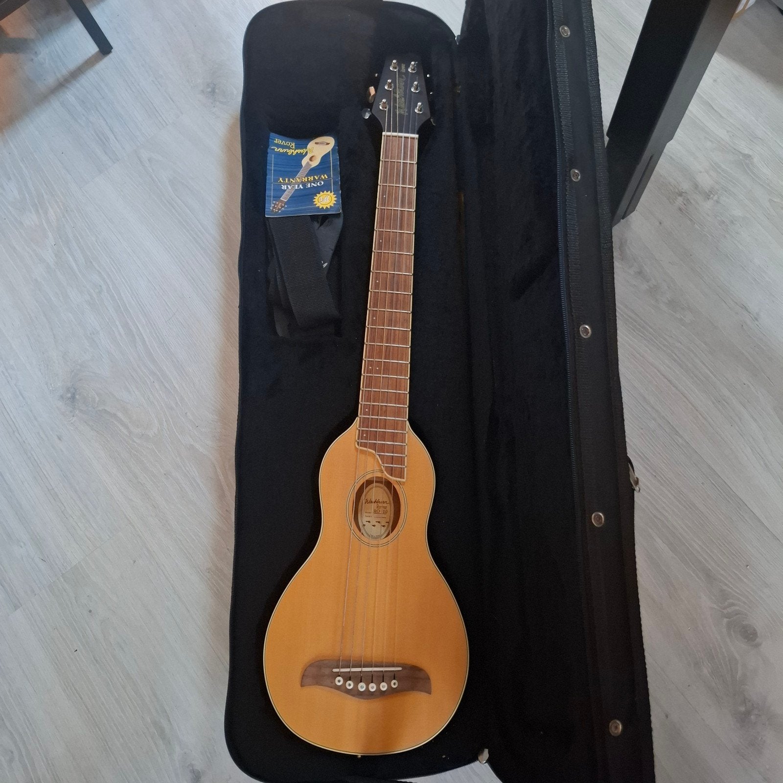Washburn Rover RO-10 Reisgitaar met koffer, Muziek en Instrumenten, Ophalen of Verzenden, Zo goed als nieuw, Western- of Steelstringgitaar