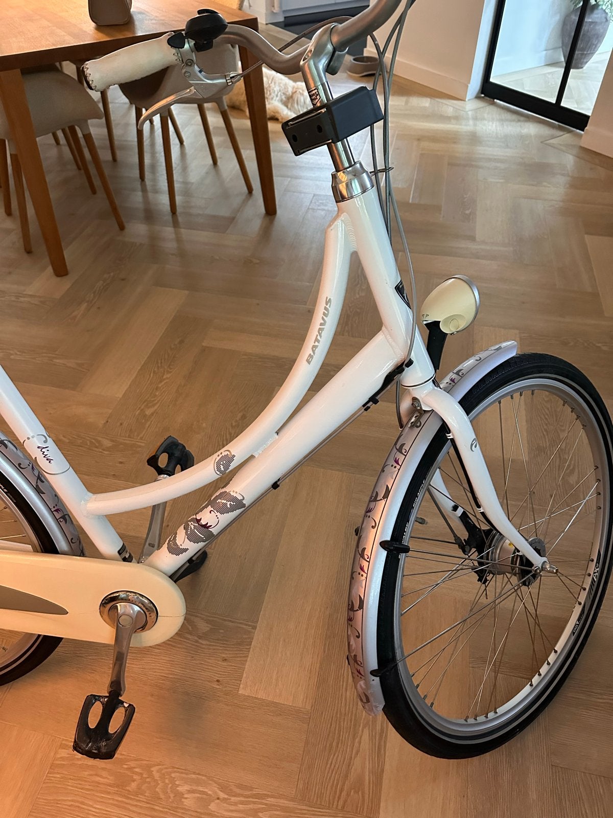 Foto 3 van Batavus Diva Damesfiets in goede staat