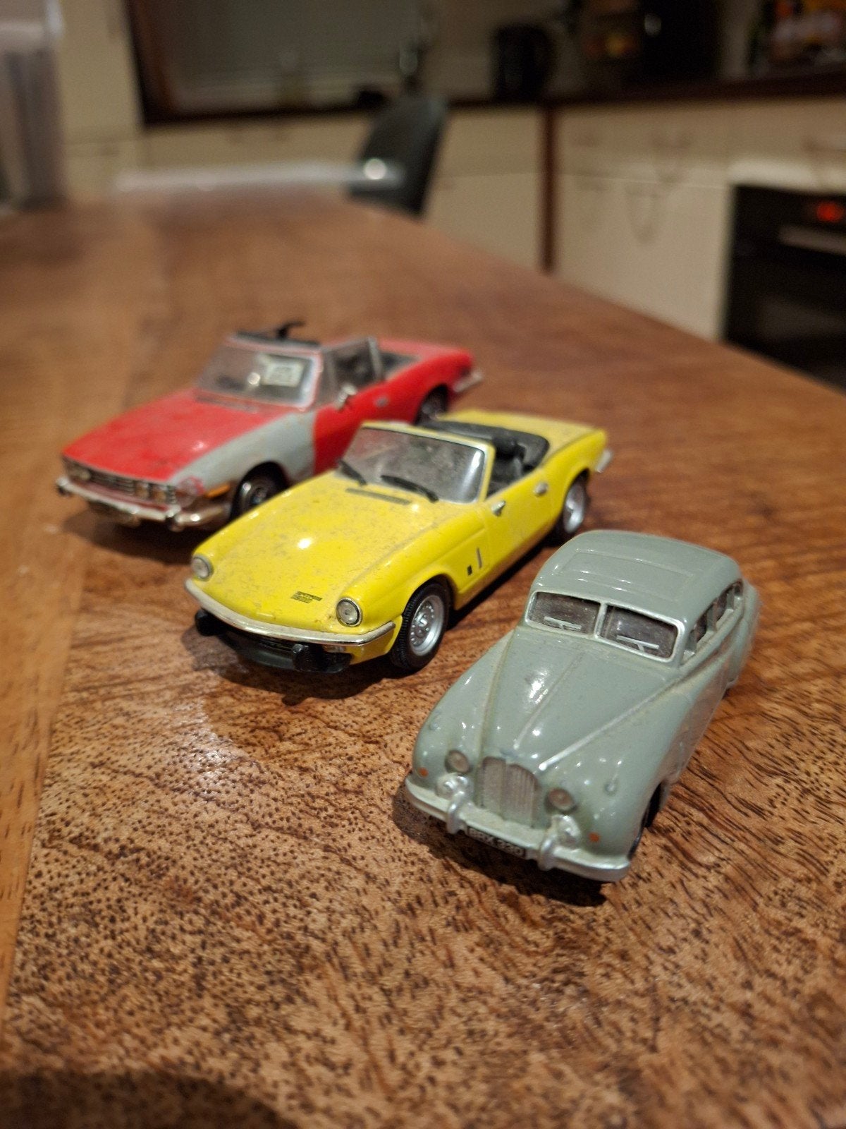 Set van 3 klassieke modelauto's: Triumph & Jaguar, Hobby en Vrije tijd, Ophalen of Verzenden, Gebruikt