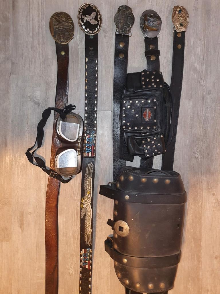 Leren riemen met gespen en accessoires - Harley Davidson, Kleding | Heren, Ophalen, 105 tot 115 cm, Harley Davidson, Riem of Ceintuur