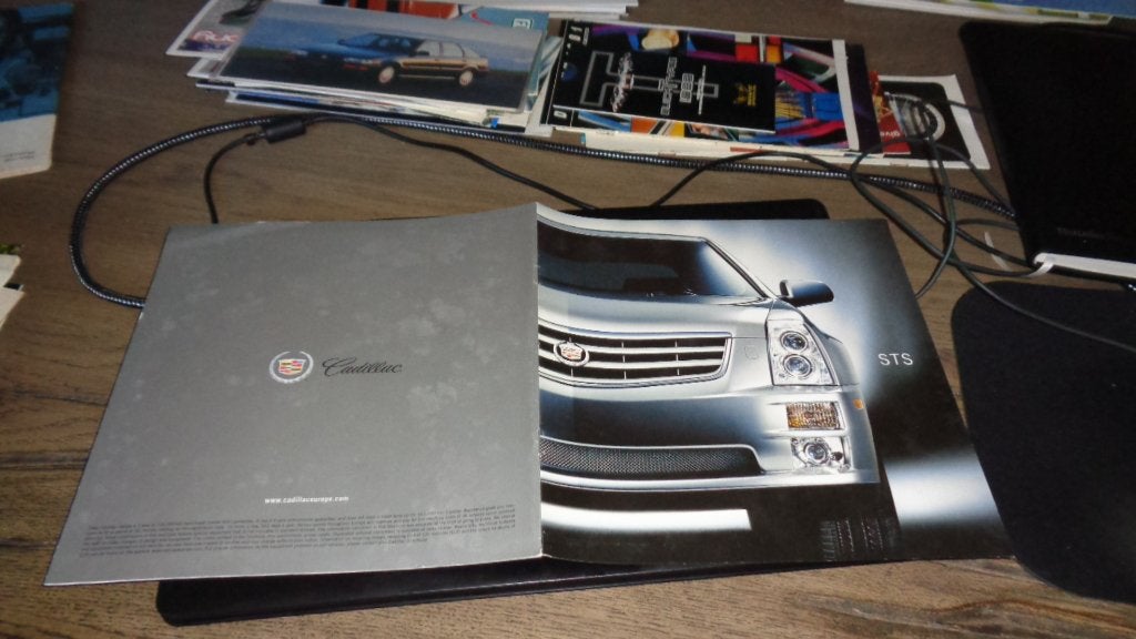 USA Folder CADILLAC  STS, Ophalen of Verzenden, Gelezen, Overige merken