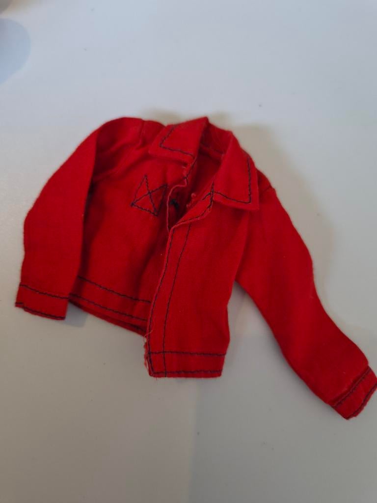 Nr 96 Rood jasje voor Barbie, Ophalen of Verzenden