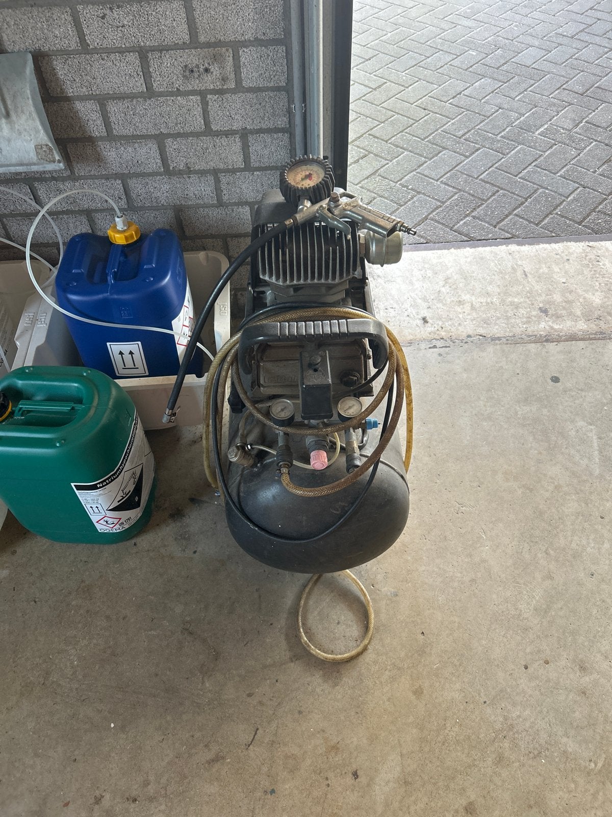 Gebruikte compressor met accessoires, Ophalen, Gebruikt, 6 tot 10 bar, Minder dan 200 liter/min