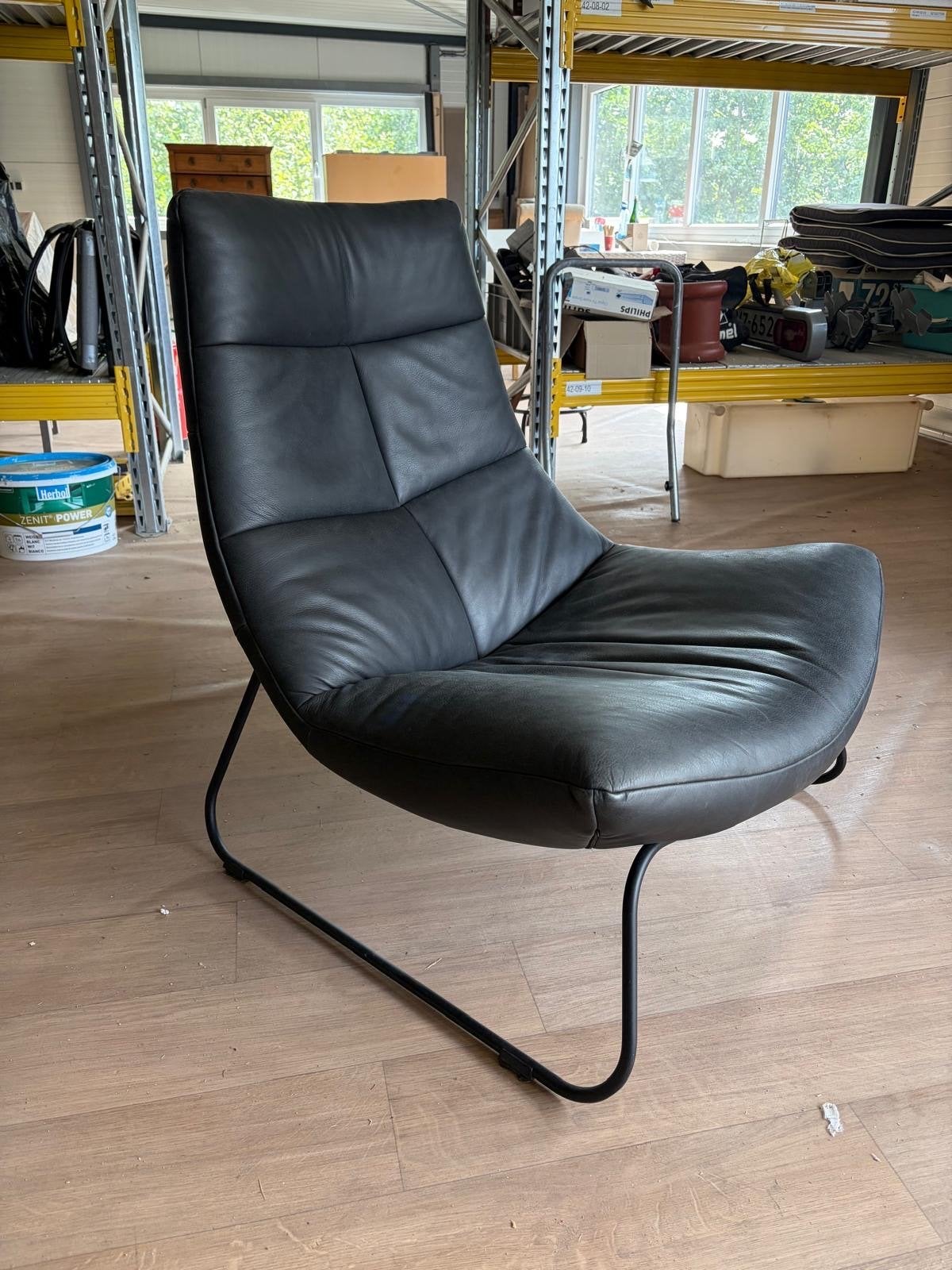 Moderne Zwarte Leren Fauteuil met Metalen Frame, Ophalen, Gebruikt, Zwart, Leer