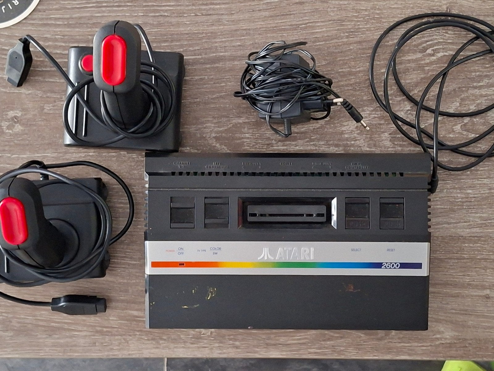 Atari 2600 met 2 controllers en 7 games, Spelcomputers en Games, Met 2 controllers, Ophalen of Verzenden, Atari 2600, Gebruikt