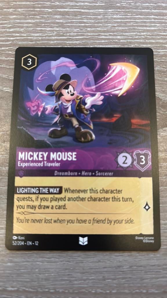 Disney Lorcana Mickey Mouse traveler 52-204 12WIL nonfoil, Ophalen of Verzenden, Zo goed als nieuw, Losse kaart