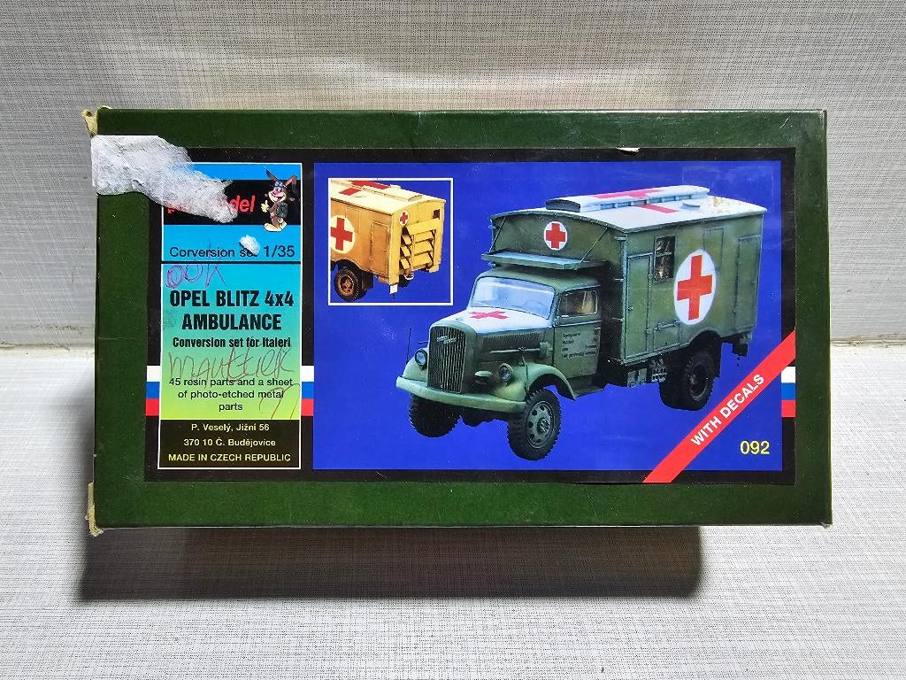 Plus Model Opel Blitz modelbouwvoertuig, Hobby en Vrije tijd, Modelbouw | Auto's en Voertuigen, Overige merken, Groter dan 1:32