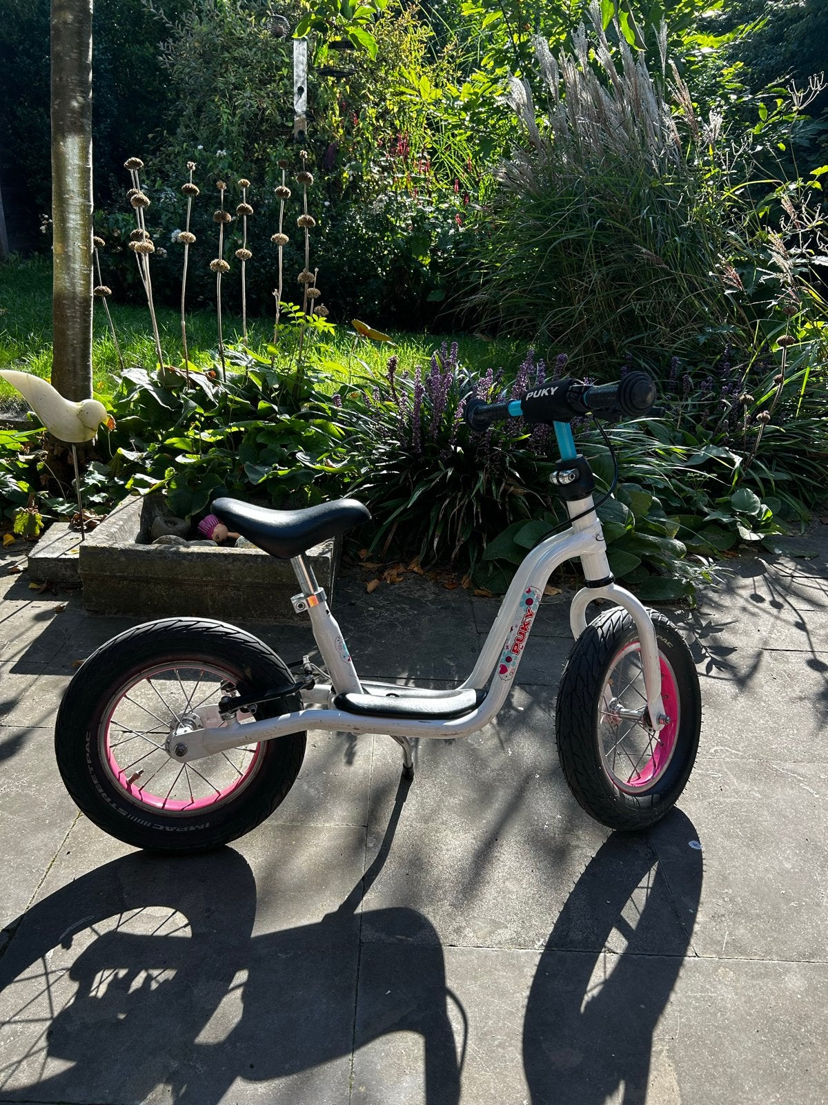 Puky loopfiets wit met roze accenten, Ophalen, Gebruikt, Velgrem, Minder dan 16 inch