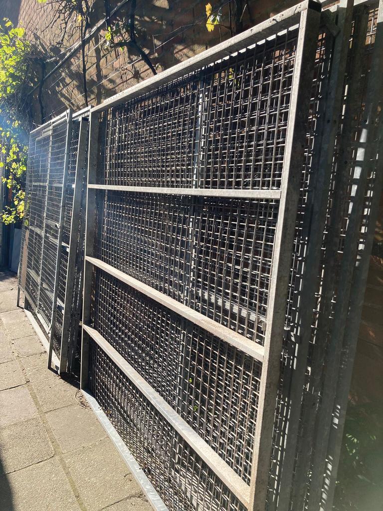 Buitenren , duiven , kippen , vogels , honden , katten enz, Tuin en Terras, Tuinhekken en Hekwerk, Zo goed als nieuw, IJzer, Ophalen of Verzenden